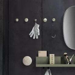 Muuto 5 Colgadores The Dots, metal, latón Color dorado Outlet