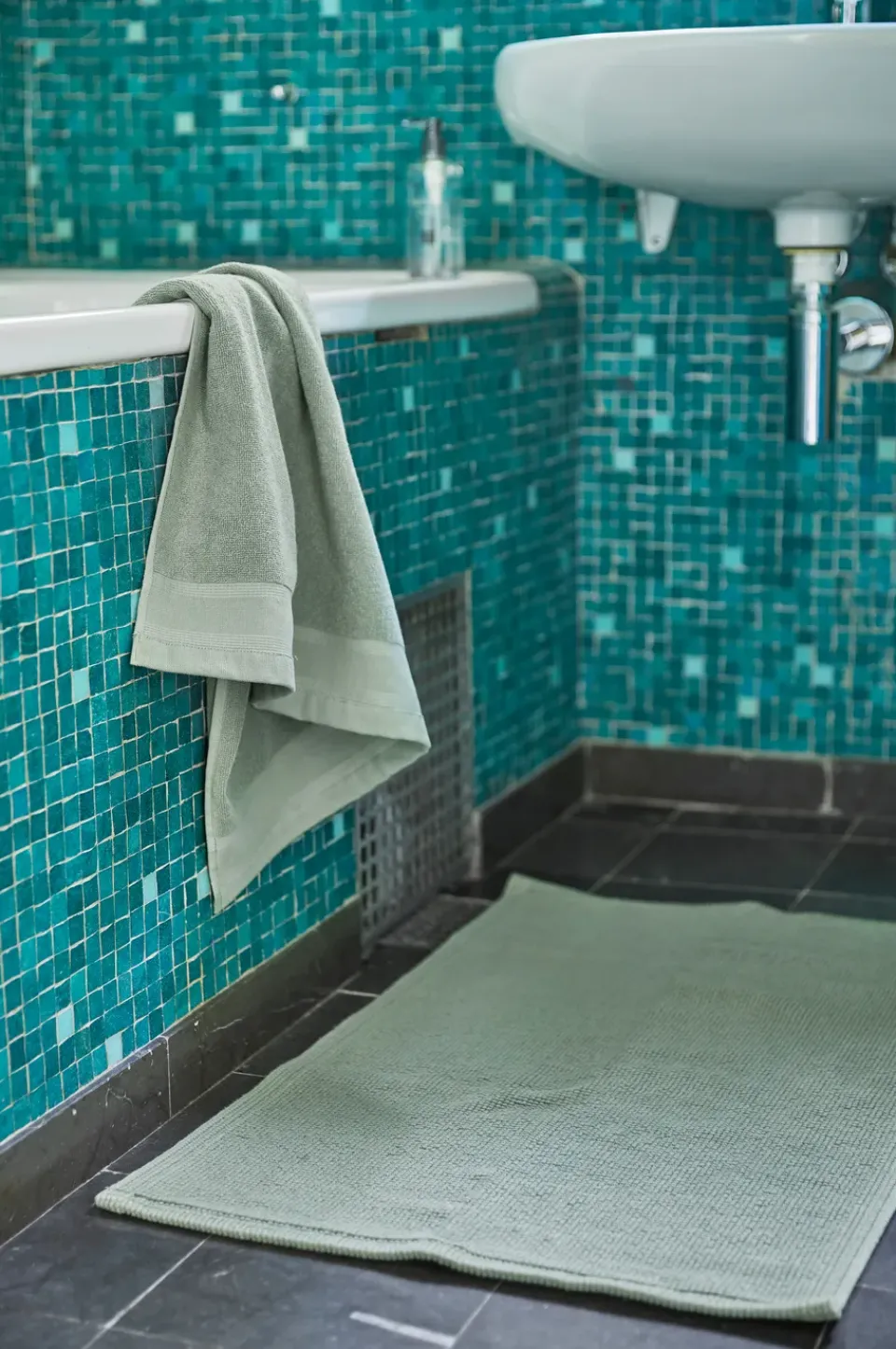 Himla Alfombrilla de baño Love 70x110 cm, Sage Verde