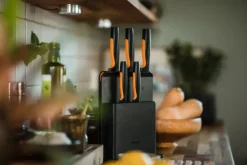 Fiskars Bloque de cuchillos en plástico con 5 cuchillos Functional Form, 6 piezas Negro