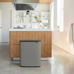 Brabantia Bo touch bin 60 L, Mineral concrete grey Gris Outlet