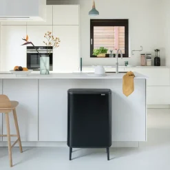 Brabantia Bo touch bin high 60 L, mate Negro Outlet