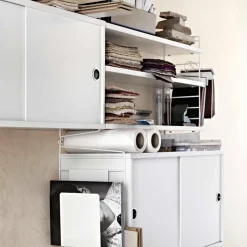 String Estanterias String|Vitrinas Y Gabinetes<Cabinet con puertas correderas , Nogal, 78x30 cm Marrón