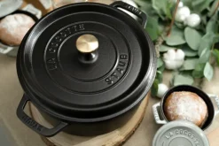 STAUB Cacerola de hierro fundido La Cocotte redonda 2,6 L, Negro Best