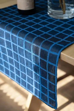 Fine Little Day Caminos De Mesa|Caminos De Mesa<Camino de mesa Rutig jacquard 45x150 cm, Blue-black AzulNegro