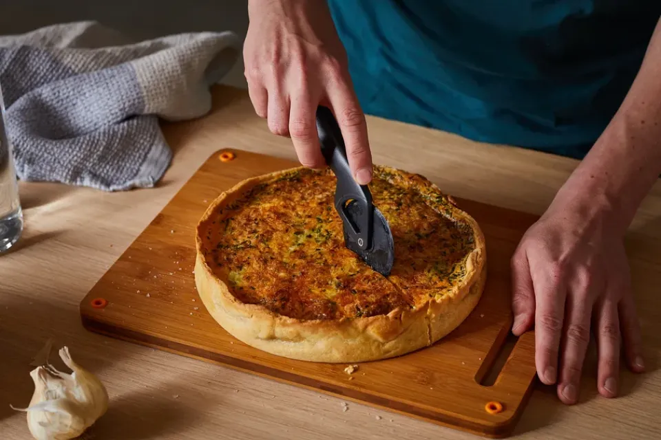 Fiskars Cortador de pizza Functional Form, Negro Hot