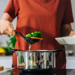 Fiskars Cucharas De Cocina<Cuchara de cocina con agujeros Functional Form 29,6 cm, negro NaranjaNegro