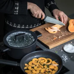 Fiskars Cuchillo de chef y cuchillo de verduras Hard Edge, 2 piezas Negro