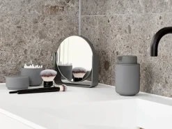 Zone Denmark Espejo de mesa Ume con 5x aumento 19x19,5 cm, Grey Gris Outlet