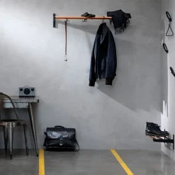 Essem Design Estantes Percheros|Estantes Percheros<Estante sombrerero o zapatero Nostalgi, Nogal, base negra Marrón