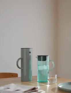 Stelton Jarra con tapa EM77 1,5 L, Dusty green Verde Hot