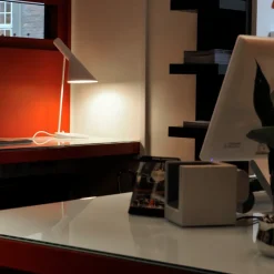Louis Poulsen Lámpara de mesa AJ, Blanco