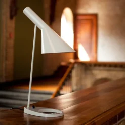 Louis Poulsen Lámpara de mesa AJ, Blanco