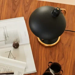 Fritz Hansen Lámpara de mesa Kaiser Idell 6631-T Luxus latón, mate Negro Outlet
