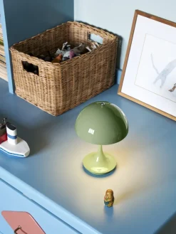 Louis Poulsen Lámpara de mesa Panthella 160 Portable v3, Green Verde Best