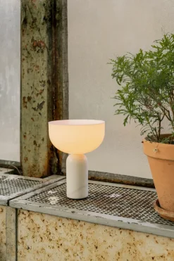 New Works Lámparas De Cama<Lámpara de mesa portátil Kizu, White marble Blanco