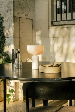 New Works Lámparas De Cama<Lámpara de mesa portátil Kizu, White marble Blanco
