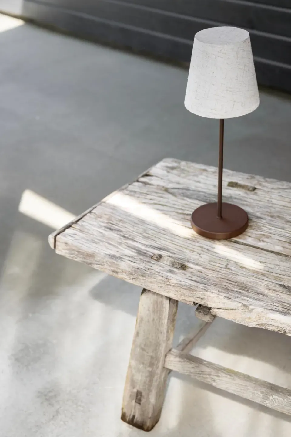 Watt & Veke Lámpara de mesa portátil Tyra Ø14 cm, Coffee Marrón