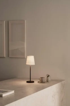 Watt & Veke Lámpara de mesa portátil Tyra Ø14 cm, Coffee Marrón