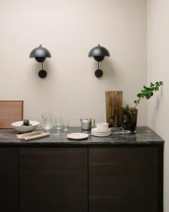 &Tradition Lámpara de pared Flowerpot VP8, Matt black Negro Online