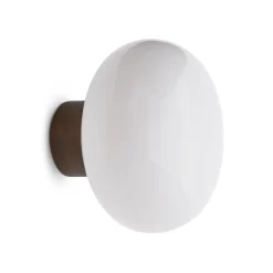 New Works Lámpara de pared Karl-Johan, Smoked oak-White opal glass MarrónBlanco