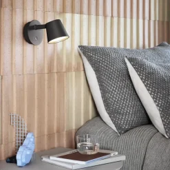 Muuto Lámpara de pared Tip, Black Negro