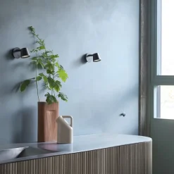 Muuto Lámpara de pared Tip, Black Negro