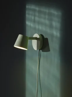 Muuto Lámpara de pared Tip, claro Verde Outlet