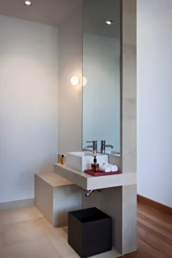 Flos Lámpara de pared y techo Mini Glo-Ball CW de montaje en espejo, Blanco Best