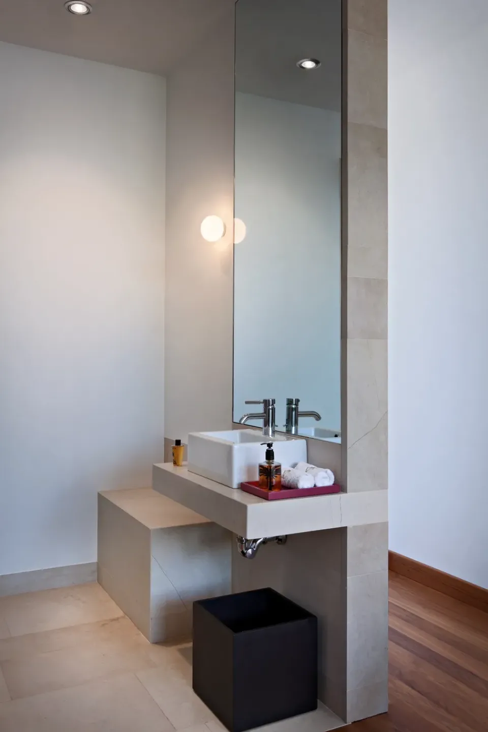 Flos Lámpara de pared y techo Mini Glo-Ball CW de montaje en espejo, Blanco Best
