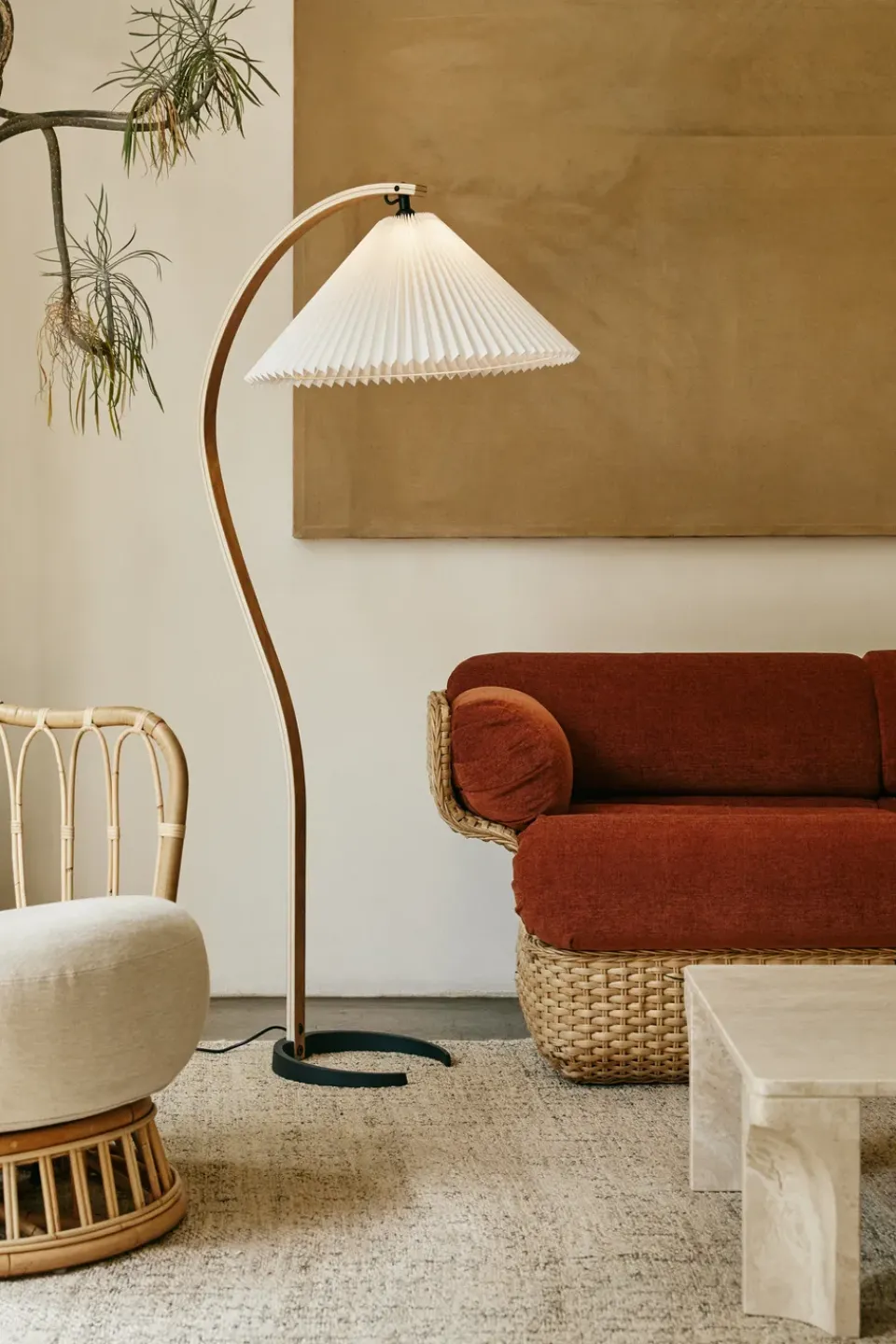 GUBI Lámpara de pie Timberline, Roble-abedul-blanco BeigeBlanco Sale