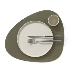 LIND DNA Manteles Individuales<Mantel individual Nupo reversible curve L, Army green-naturale VerdeMarrón