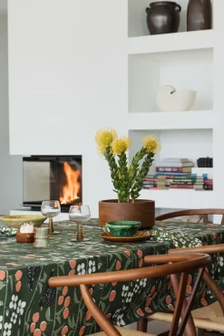 Almedahls Mantel Körsbärsträdgården, oscuro, 145x250 cm Verde