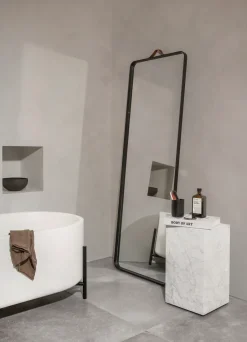 Audo Copenhagen Mesa auxiliar Plinth tall 30x30x51 cm, White Blanco Best