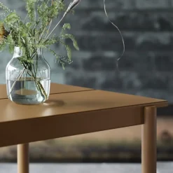 Muuto Mesa de acero Linear steel table 200 cm, Burnt orange Amarillo Best