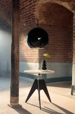 Tom Dixon Mesa de café Screw Ø60 cm, Mármol blanco-hierro fundido BlancoNegro Hot