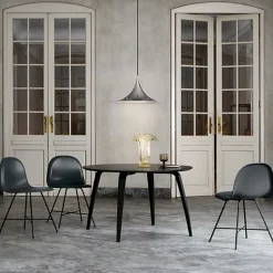 GUBI Mesas De Comedor<Mesa runt, Black stained ash Negro
