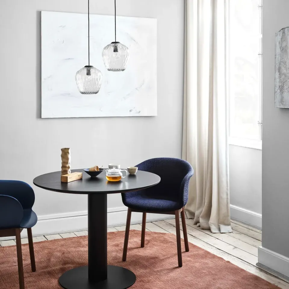 &Tradition Mesa In Between SK11, Roble aceitado, soporte de metal negro mate Beige Outlet