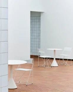 HAY Mesa redonda de café Palissade Cone, Cream white, Ø70 cm Blanco Best