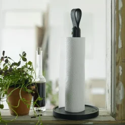 Fritz Hansen Portarrollos cocina Norr, roble teñido de Negro Sale
