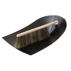 Normann Copenhagen Recogedor y escobilla Normann, Negro
