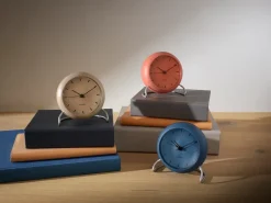Arne Jacobsen Clocks Relojes De Escritorio Y Despertadores<Reloj de mesa AJ City Hall, Sandy Beige