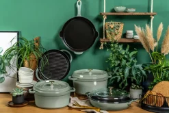 STAUB Sartenes Y Ollas De Hierro Fundido<Sartén de hierro fundido con pico de vertido Ø26 cm, Madera de eucalipto Verde