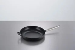 STAUB Sartenes Y Ollas De Hierro Fundido<Sartén hierro fundido Buster & Punch negro Ø28 cm, Asa de acero NegroPlateado