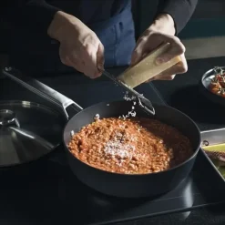 Fiskars Sartenes De Saltear Y Sofreír<Sartén para saltear con tapa Taiten, 26 cm Negro