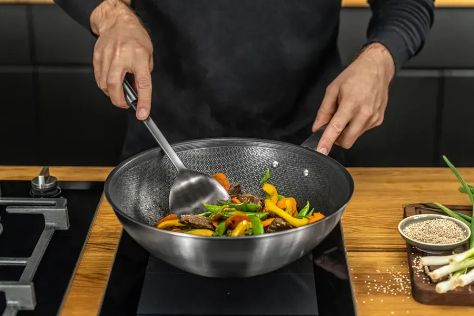 Zwilling Woks<Sartén wok Plus joy antiadherente Ø30 cm, Acero inoxidable Plateado