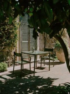 New Works Sillas De Jardín Y Sillas De Exterior<Silla con reposabrazos May Armchair Outdoor, Dark Green Verde
