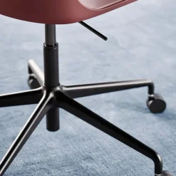&Tradition Sillas De Oficina<Silla de oficina Rely HW28, Red brown, base giratoria en negro Rojo