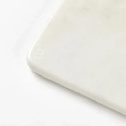 Broste Copenhagen Tabla de cortar Olina 14x31 cm, White marble Blanco Hot
