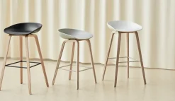 HAY Taburete alto About a Stool 32 con base de roble lacado 2.0, -acero inoxidable soporte Blanco Hot