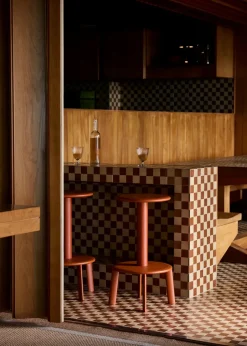 &Tradition Taburete alto Massif AV40, Ember Rojo Online